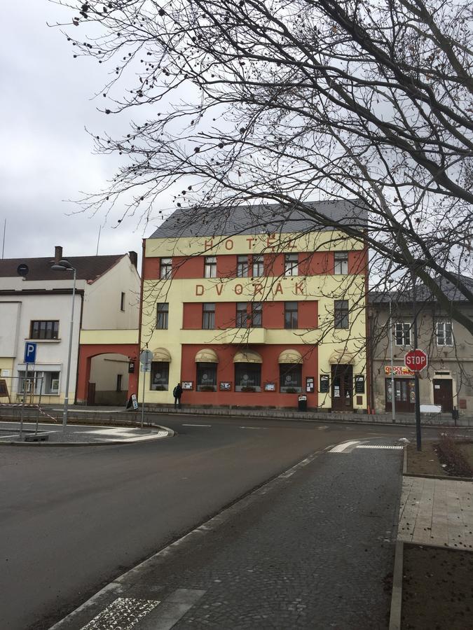 Hotel Dvorak Chrast エクステリア 写真