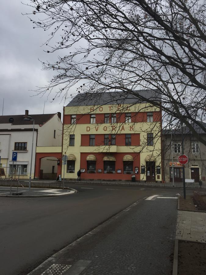 Hotel Dvorak Chrast エクステリア 写真
